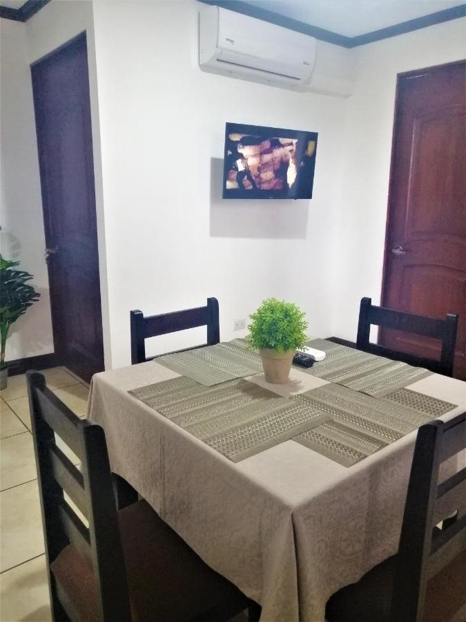 Kubo Apartment Private 2 Bedrooms 5 Mins Sjo Airport With Ac アラフエラ エクステリア 写真